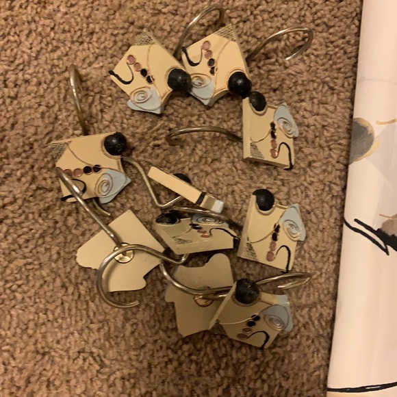 Modern shower curtain with hooks - Picture 3 of 3